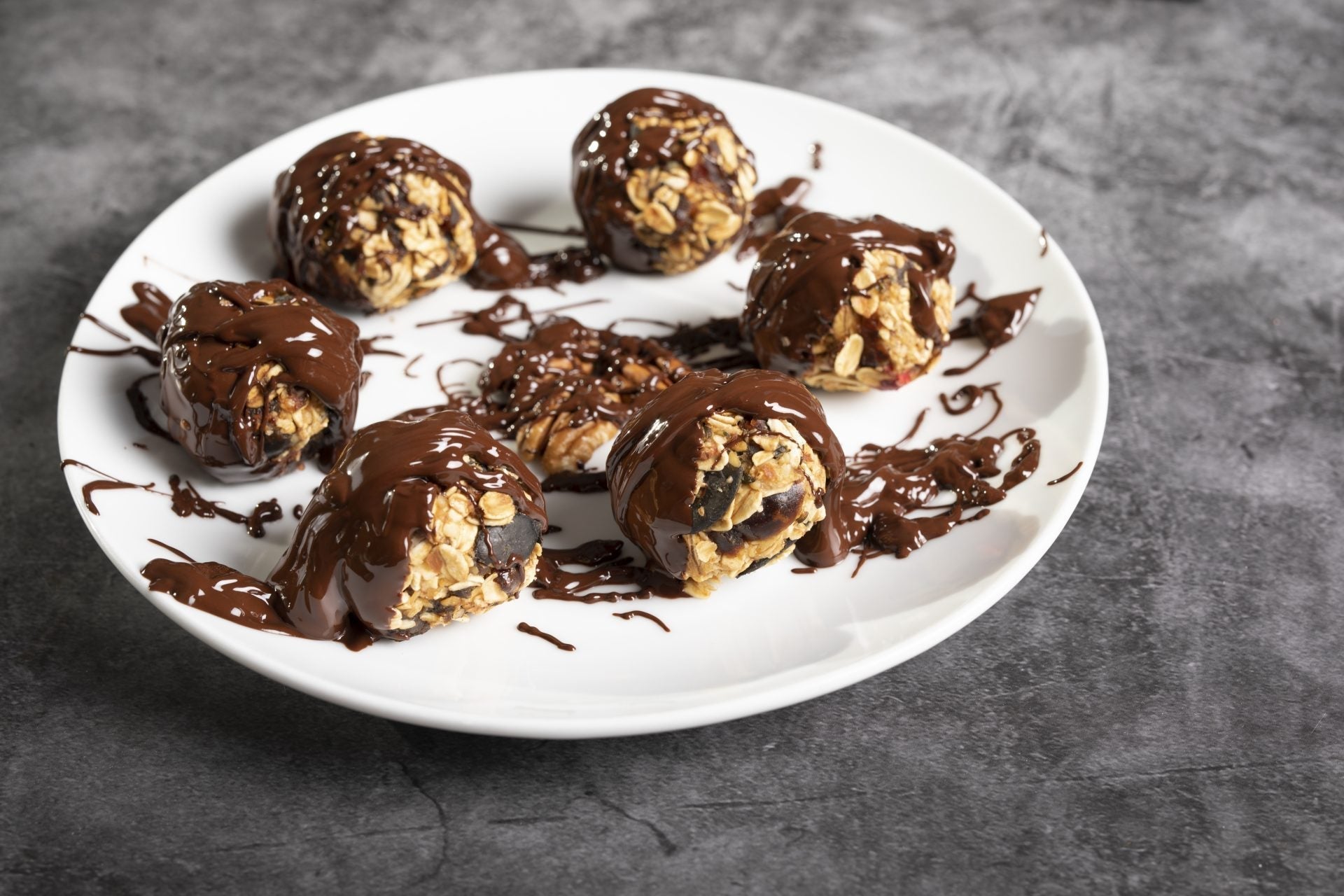 Boules Grano-Yeah aux dattes et au chocolat de Pâques